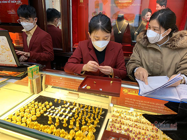 Giá vàng hôm nay 6/3: Lên mốc cao nhất thời đại Gia vang hom nay 6/3: Len moc cao nhat thoi dai