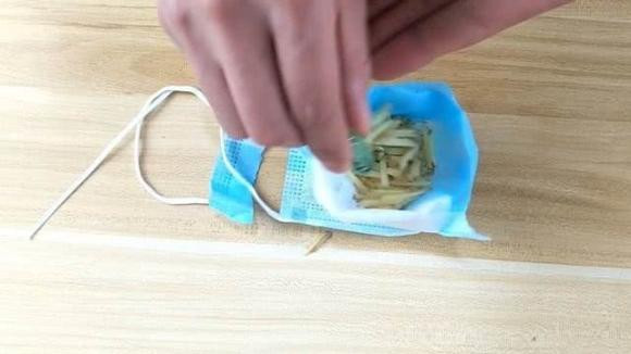 Trộn gừng, dầu gió theo cách này: Đẩy lùi mùi hôi khó chịu trong nhà - Hình 3 Tron gung, dau gio theo cach nay: Day lui mui hoi kho chiu trong nha-Hinh-3