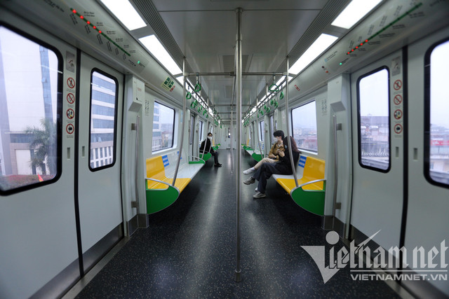 Tàu đường sắt Cát Linh - Hà Đông vắng lạ thường - Hình 5 Tau duong sat Cat Linh - Ha Dong vang la thuong-Hinh-5
