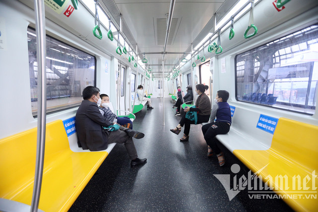 Tàu đường sắt Cát Linh - Hà Đông vắng lạ thường - Hình 6 Tau duong sat Cat Linh - Ha Dong vang la thuong-Hinh-6