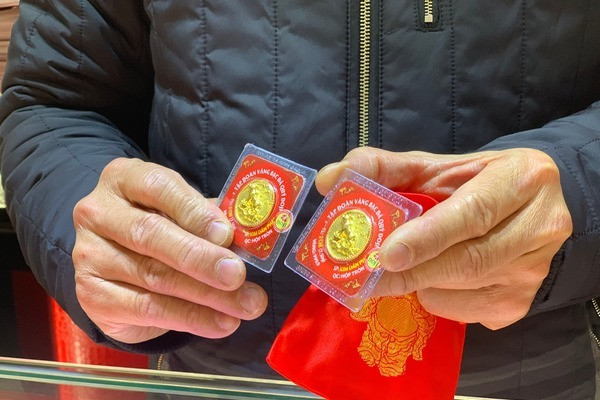 Giá vàng hôm nay 25/3: TT Biden cùng NATO dấn bước, vàng lên 70 triệu/lượng Gia vang hom nay 25/3: TT Biden cung NATO dan buoc, vang len 70 trieu/luong