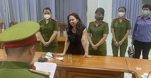 Khám xét 2 căn nhà của bà Nguyễn Phương Hằng, công an thu giữ nhiều tài liệu - Hình 2 Kham xet 2 can nha cua ba Nguyen Phuong Hang, cong an thu giu nhieu tai lieu-Hinh-2