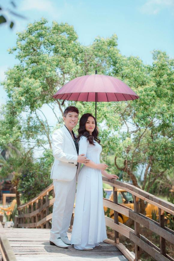 Bà xã Long Nhật lên sóng, nhan sắc mẹ 4 con chiếm spotlight - Hình 10 Ba xa Long Nhat len song, nhan sac me 4 con chiem spotlight-Hinh-10