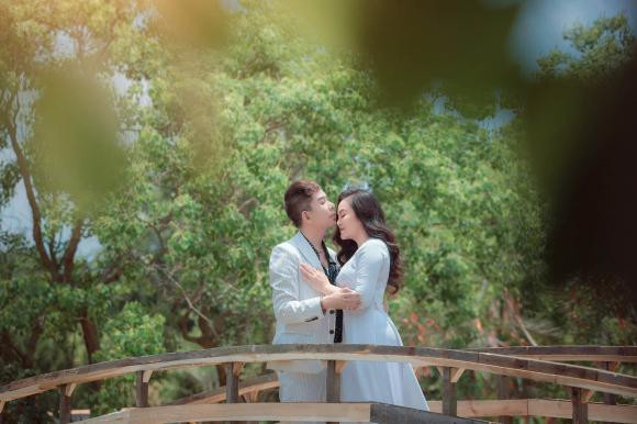 Bà xã Long Nhật lên sóng, nhan sắc mẹ 4 con chiếm spotlight - Hình 13 Ba xa Long Nhat len song, nhan sac me 4 con chiem spotlight-Hinh-13
