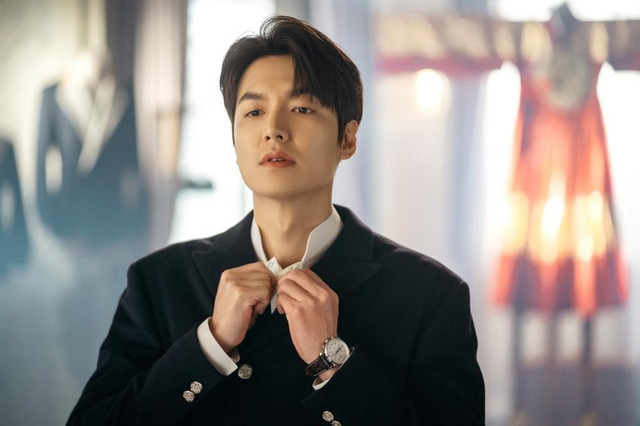 Lee Min Ho bị tung ảnh hẹn hò Yeon Woo - Hình 2 Lee Min Ho bi tung anh hen ho Yeon Woo-Hinh-2