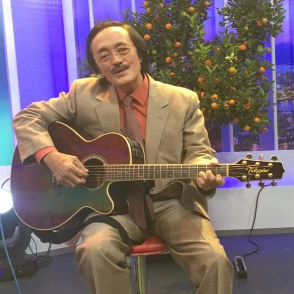 Các con khóc ngất khi linh cữu nghệ sĩ Giang Còi đưa vào hỏa táng - Hình 5 Cac con khoc ngat khi linh cuu nghe si Giang Coi dua vao hoa tang-Hinh-5