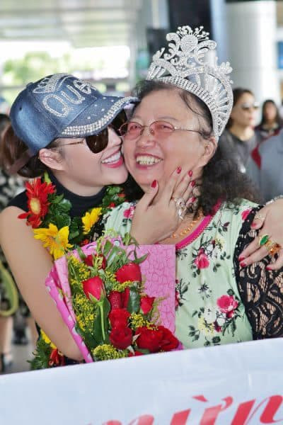 Phi Thanh Vân xót xa mẹ ruột qua đời nhưng không thể ở bên - Hình 2 Phi Thanh Van xot xa me ruot qua doi nhung khong the o ben-Hinh-2