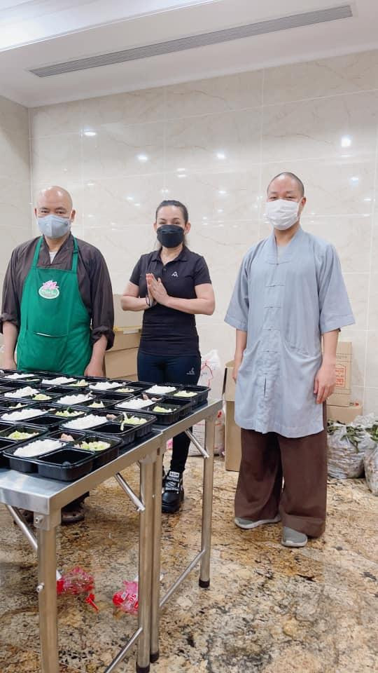 Thực hư Phi Nhung nhiễm COVID-19, là F0 mà đi muôn nơi - Hình 5 Thuc hu Phi Nhung nhiem COVID-19, la F0 ma di muon noi-Hinh-5