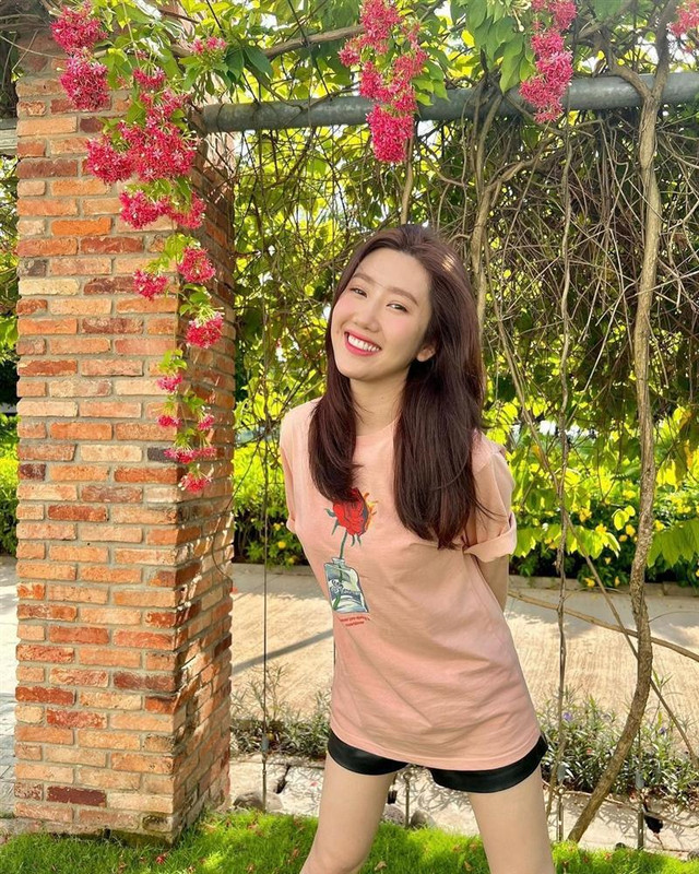 Mỹ nhân làng hài Puka lộ mặt mộc kém ấn tượng - Hình 8 My nhan lang hai Puka lo mat moc kem an tuong-Hinh-8