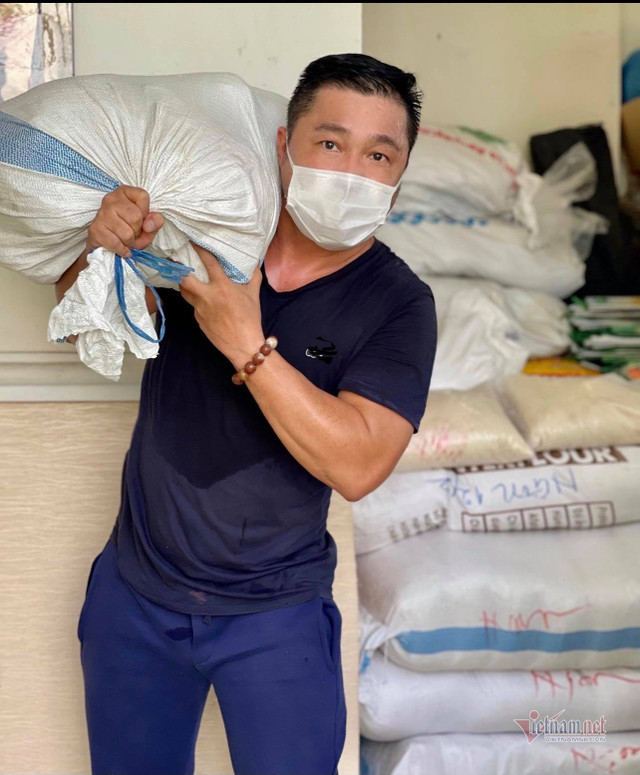 Lý Hùng - Lý Hương góp 1 tỷ chống dịch COVID-19 cho TP.HCM - Hình 2 Ly Hung - Ly Huong gop 1 ty chong dich COVID-19 cho TP.HCM-Hinh-2