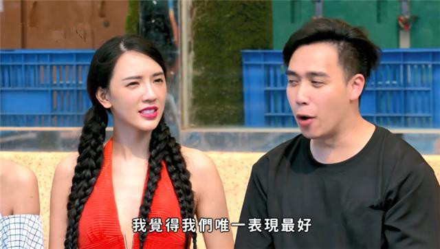 Chân dài bán dâm 6.000 USD bất ngờ tái xuất showbiz xứ Đài - Hình 3 Chan dai ban dam 6.000 USD bat ngo tai xuat showbiz xu Dai-Hinh-3