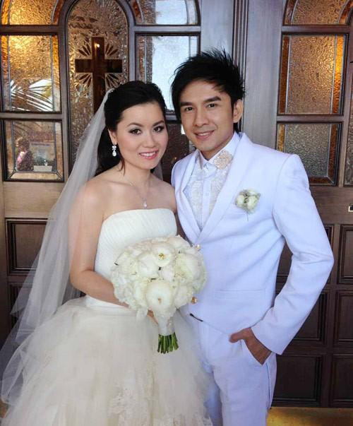 Đan Trường không đeo nhẫn cưới suốt 8 năm hôn nhân - Hình 2 Dan Truong khong deo nhan cuoi suot 8 nam hon nhan-Hinh-2