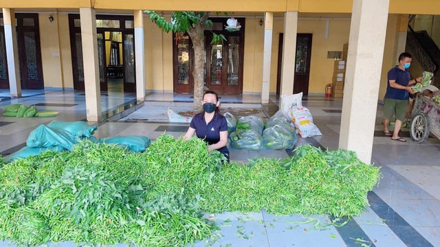 Phi Nhung đáp trả khi bị miệt thị "con lai" - Hình 4 Phi Nhung dap tra khi bi miet thi