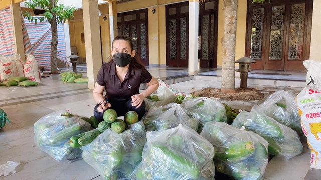 Phi Nhung đáp trả khi bị miệt thị "con lai" - Hình 3 Phi Nhung dap tra khi bi miet thi