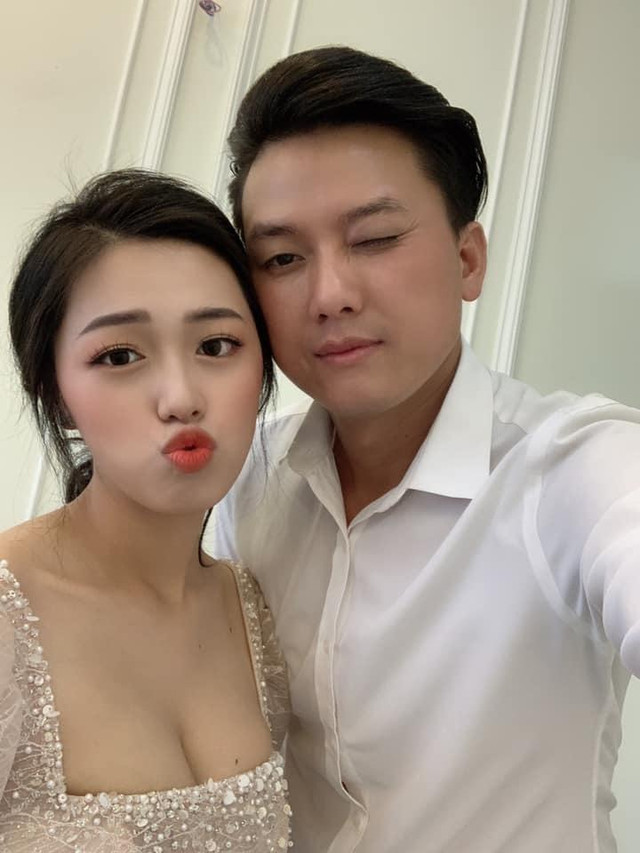 Vợ Quách Ngọc Tuyên hé lộ lý do đến giờ mới thi tốt nghiệp - Hình 6 Vo Quach Ngoc Tuyen he lo ly do den gio moi thi tot nghiep-Hinh-6