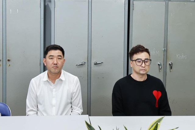 Bắt khẩn cấp ông chủ nhà hàng nuôi 180 tiếp viên nữ sẵn sàng "đi khách" Bat khan cap ong chu nha hang nuoi 180 tiep vien nu san sang