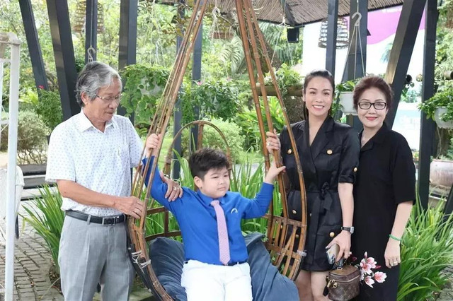 Chồng cũ Nhật Kim Anh khoe bạn gái mới? - Hình 4 Chong cu Nhat Kim Anh khoe ban gai moi?-Hinh-4