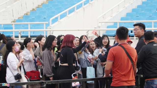 Nhiều show Kpop thua lỗ và tranh cãi trước ngày BlackPink tới Hà Nội - Hình 10 Nhieu show Kpop thua lo va tranh cai truoc ngay BlackPink toi Ha Noi-Hinh-10
