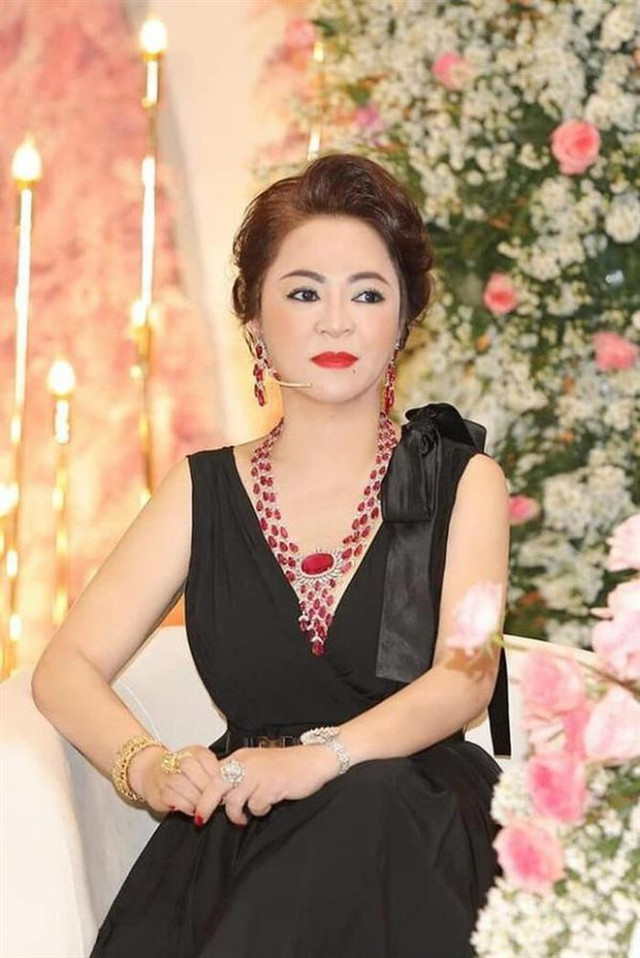 Bà Phương Hằng: "Đã đủ bằng chứng để lột mặt Phi Phi cô nương" - Hình 2 Ba Phuong Hang: