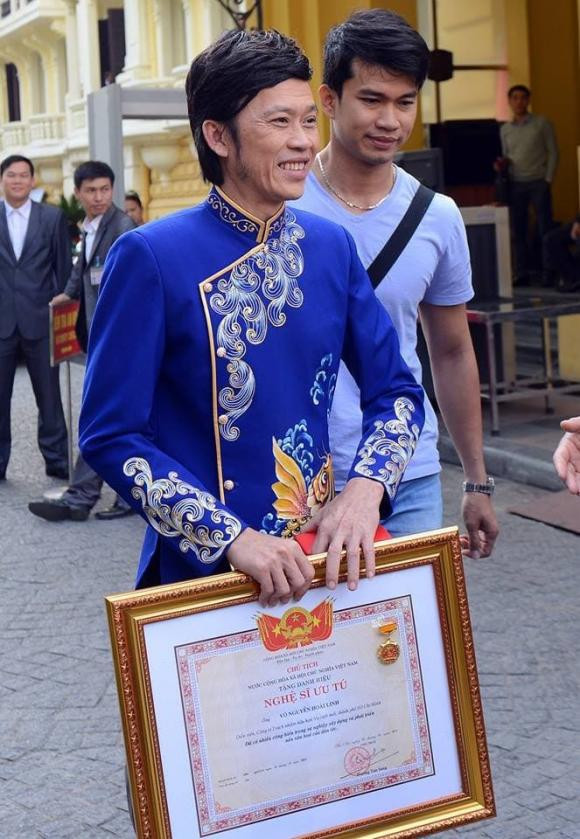 Từ thái độ "cà khịa", Duy Mạnh chuyển hướng bênh Hoài Linh hết lời - Hình 2 Tu thai do