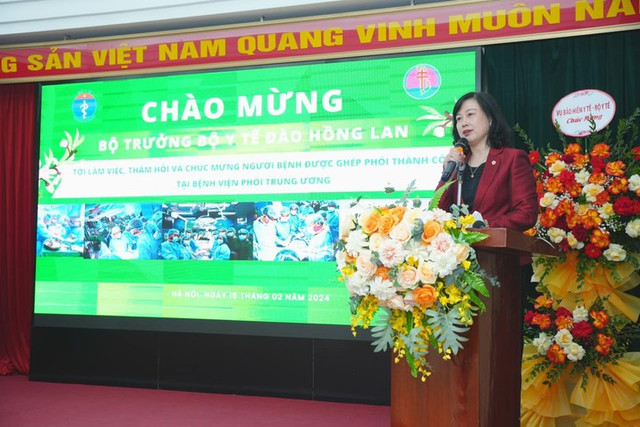Ghép 2 lá phổi “cứu” nữ sinh bị bệnh phổi đục lỗ hiếm gặp Ghep 2 la phoi “cuu” nu sinh bi benh phoi duc lo hiem gap