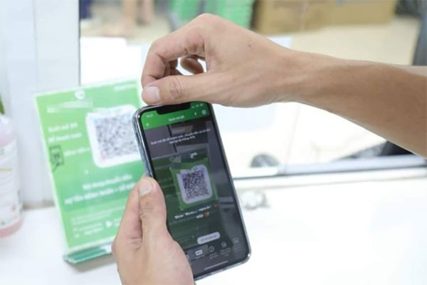Cảnh báo thủ đoạn lừa đảo quét mã QR code nhận tiền - Hình 5 Canh bao thu doan lua dao quet ma QR code nhan tien-Hinh-5