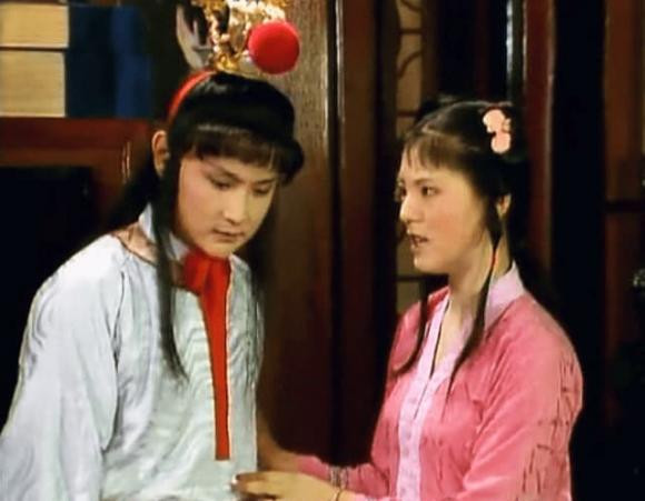 Tại sao trong các gia đình quý tộc thời xưa, khi vợ chồng chủ nhân ngủ, sẽ có người hầu ngủ bên cạnh - Hình 2 Tai sao trong cac gia dinh quy toc thoi xua, khi vo chong chu nhan ngu, se co nguoi hau ngu ben canh-Hinh-2