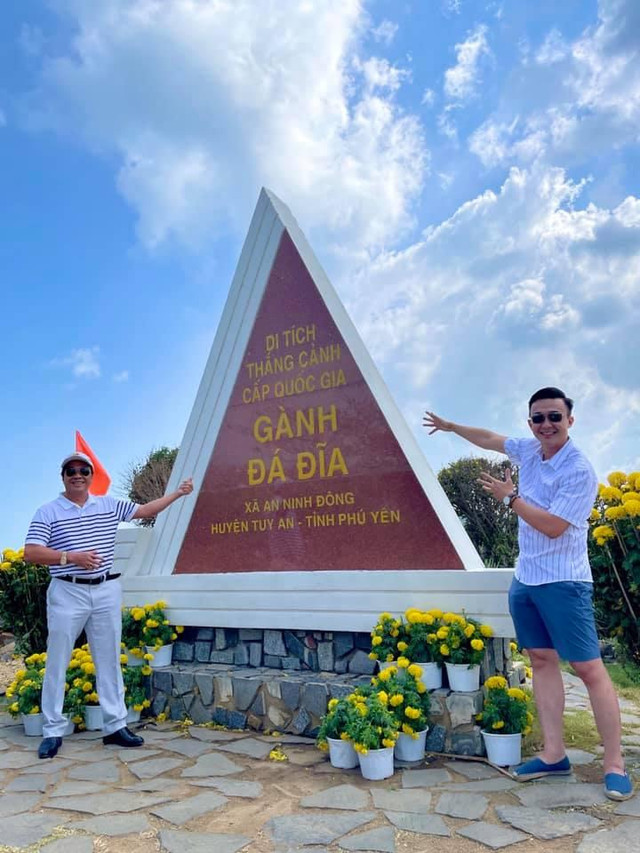 Bố mẹ chồng Lê Âu Ngân Anh sống sang chảnh, du lịch khắp nơi - Hình 14 Bo me chong Le Au Ngan Anh song sang chanh, du lich khap noi-Hinh-14