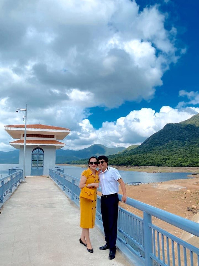 Bố mẹ chồng Lê Âu Ngân Anh sống sang chảnh, du lịch khắp nơi - Hình 26 Bo me chong Le Au Ngan Anh song sang chanh, du lich khap noi-Hinh-26