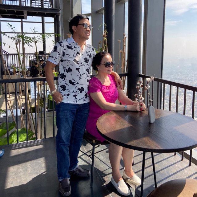 Bố mẹ chồng Lê Âu Ngân Anh sống sang chảnh, du lịch khắp nơi - Hình 32 Bo me chong Le Au Ngan Anh song sang chanh, du lich khap noi-Hinh-32