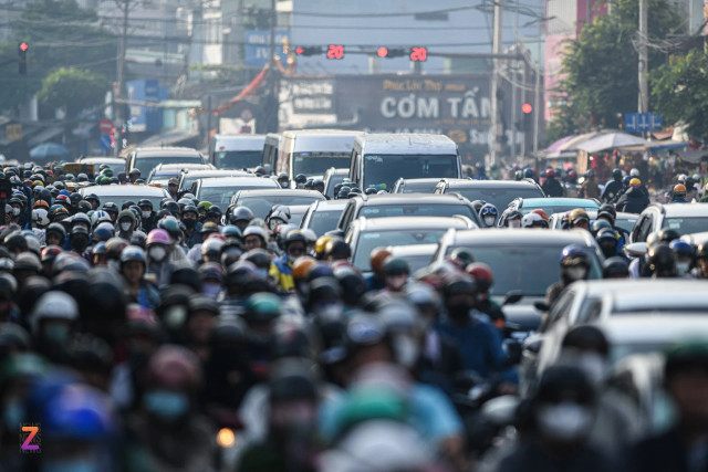 Hình ảnh khác lạ của giao thông TP.HCM - Hình 7 Hinh anh khac la cua giao thong TP.HCM-Hinh-7