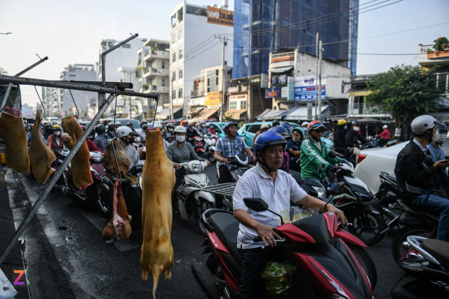 Hình ảnh khác lạ của giao thông TP.HCM - Hình 10 Hinh anh khac la cua giao thong TP.HCM-Hinh-10