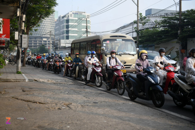 Hình ảnh khác lạ của giao thông TP.HCM - Hình 22 Hinh anh khac la cua giao thong TP.HCM-Hinh-22