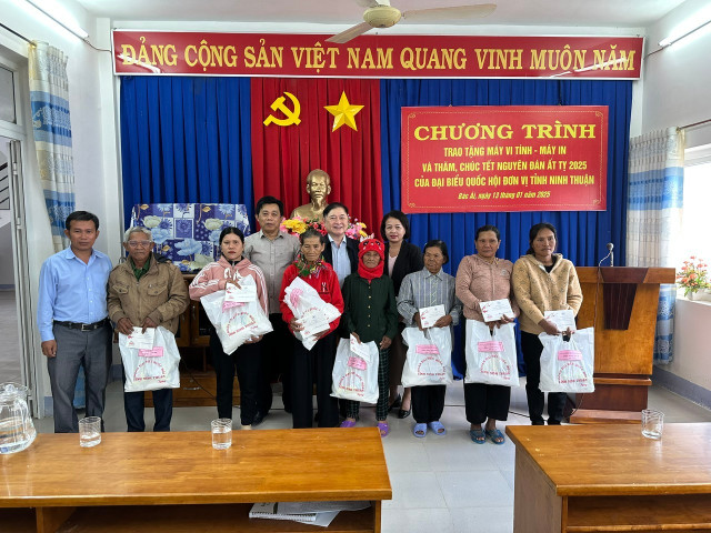 Chủ tịch Phan Xuân Dũng chúc Tết Nguyên đán 2025 tại tỉnh Ninh Thuận Chu tich Phan Xuan Dung chuc Tet Nguyen dan 2025 tai tinh Ninh Thuan