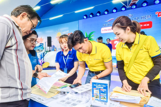 Dạo quanh một vòng Việt Nam tại Ngày hội Du lịch TP.HCM - Hình 9 Dao quanh mot vong Viet Nam tai Ngay hoi Du lich TP.HCM-Hinh-9