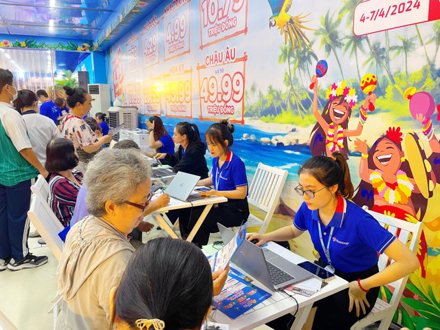 Dạo quanh một vòng Việt Nam tại Ngày hội Du lịch TP.HCM - Hình 8 Dao quanh mot vong Viet Nam tai Ngay hoi Du lich TP.HCM-Hinh-8