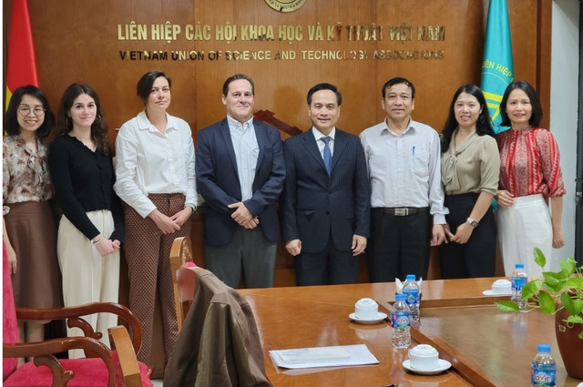 Phó Chủ tịch Phạm Ngọc Linh tiếp Tham tán Phái đoàn EU tại Việt Nam - Hình 4 Pho Chu tich Pham Ngoc Linh tiep Tham tan Phai doan EU tai Viet Nam-Hinh-4