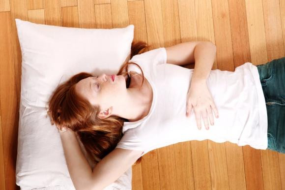 Khi bị cắt điện, đây là 4 mẹo hữu ích giữ mát cơ thể - Hình 2 Khi bi cat dien, day la 4 meo huu ich giu mat co the-Hinh-2