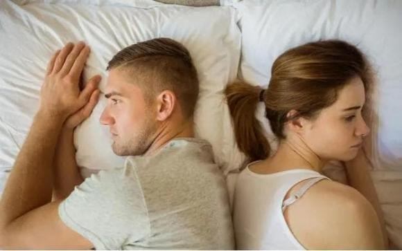 Phụ nữ cảnh giác với 3 thời điểm đàn ông dễ ngoại tình - Hình 3 Phu nu canh giac voi 3 thoi diem dan ong de ngoai tinh-Hinh-3
