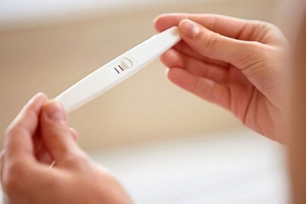 Bàng hoàng phát hiện con gái mới học lớp 11 có thai Bang hoang phat hien con gai moi hoc lop 11 co thai