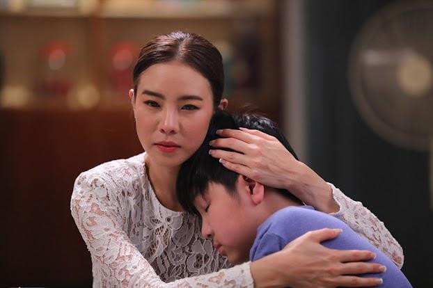 Đi làm xa về thăm 2 con, thấy ảnh mình dán kín tường - Hình 2 Di lam xa ve tham 2 con, thay anh minh dan kin tuong-Hinh-2
