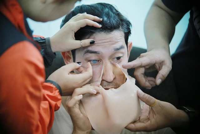 Đổ máu, động thai, ăn tát vì… đóng phim - Hình 4 Do mau, dong thai, an tat vi… dong phim-Hinh-4