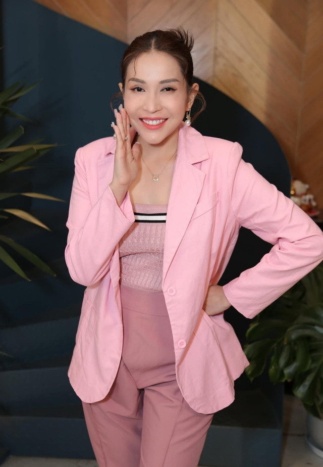 Khả Như chuộng phong cách gợi cảm 'đốt mắt' ở tuổi 35 - Hình 17 Kha Nhu chuong phong cach goi cam 'dot mat' o tuoi 35-Hinh-17