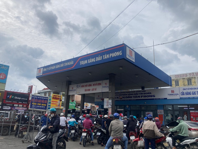 Biển báo hết xăng “độc nhất vô nhị” ở Đồng Nai - Hình 9 Bien bao het xang “doc nhat vo nhi” o Dong Nai-Hinh-9