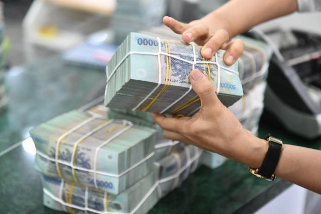 Lãi suất lại lập đỉnh, có tiền gửi ngân hàng là sướng Lai suat lai lap dinh, co tien gui ngan hang la suong
