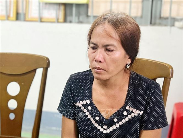 Vụ 40 người nhập cảnh trái phép về Việt Nam: Củng cố hồ sơ, bắt giữ các đối tượng liên quan Vu 40 nguoi nhap canh trai phep ve Viet Nam: Cung co ho so, bat giu cac doi tuong lien quan