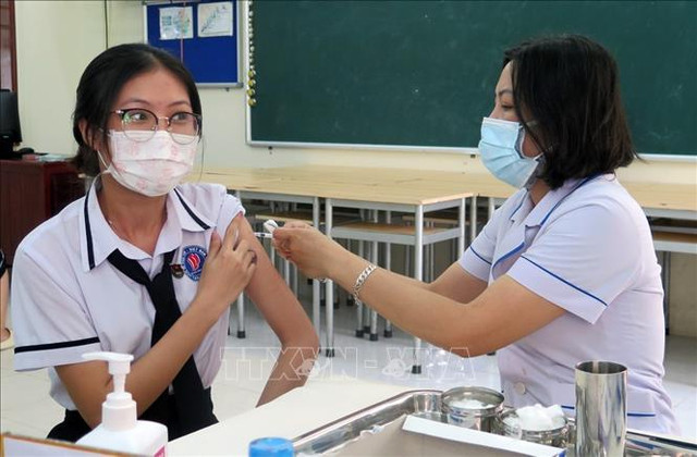 Ngày 21/8, số ca mắc mới COVID-19 giảm xuống còn 1.561 ca Ngay 21/8, so ca mac moi COVID-19 giam xuong con 1.561 ca