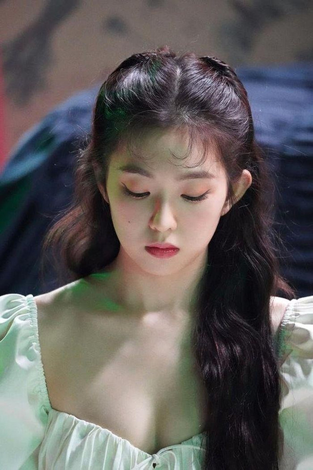 Hoàng Thùy Linh, nhìn từ văn hóa xin lỗi của nghệ sĩ Hàn, Nhật Hoang Thuy Linh, nhin tu van hoa xin loi cua nghe si Han, Nhat