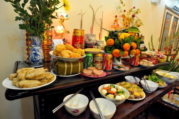 Hết Tết, 4 thứ trên bàn thờ phải hạ xuống kẻo mất lộc Het Tet, 4 thu tren ban tho phai ha xuong keo mat loc