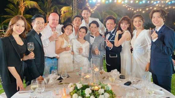 Ai bảo tình yêu trong showbiz chóng tan, hãy nhìn những đôi này! - Hình 13 Ai bao tinh yeu trong showbiz chong tan, hay nhin nhung doi nay!-Hinh-13